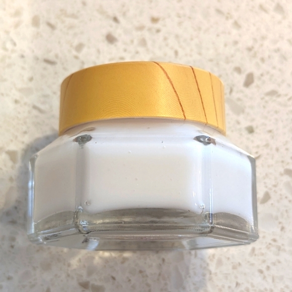 Trader Joe's Day Cream with Hyaluronic Acid, Manuka Honey and Ceramides - Picture 2 of 4